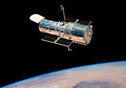 NASA-nın “Hubble” kosmik teleskopu parlaq qalaktika kəşf edib