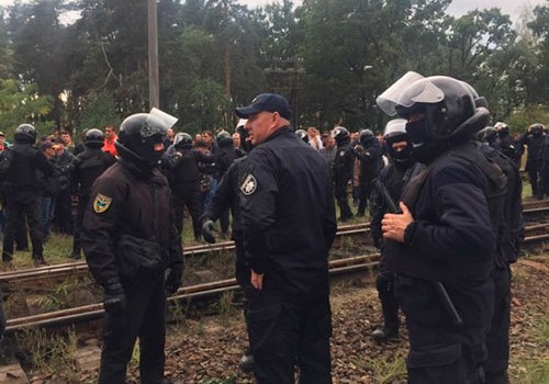 Ukraynada kömür vaqonlarının yolunu bağlayan 28 nəfər saxlanılıb