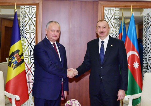Prezident İlham Əliyev Moldova Prezidenti İqor Dodon ilə görüşüb - Yenilənib