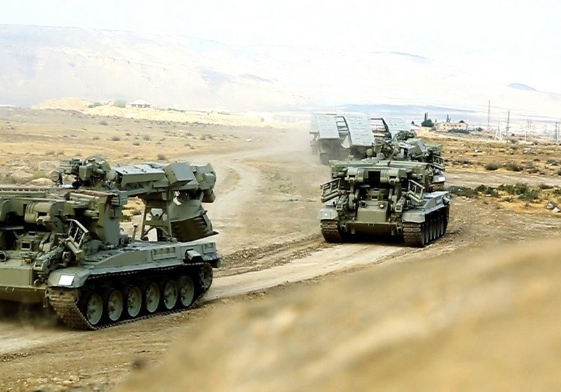 Azərbaycan Ordusunun əməliyyat təlimi başlayıb, yeni silahlar sınaqdan keçirilir