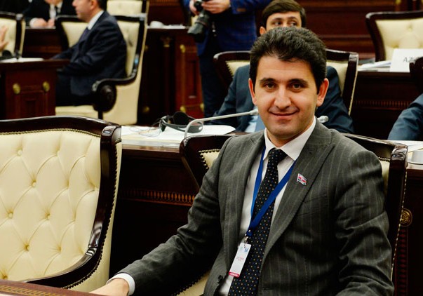 Naqif Həmzəyev: YAP-ın qərarı yenilənmiş Parlamentin formalaşmasına hesablanıb