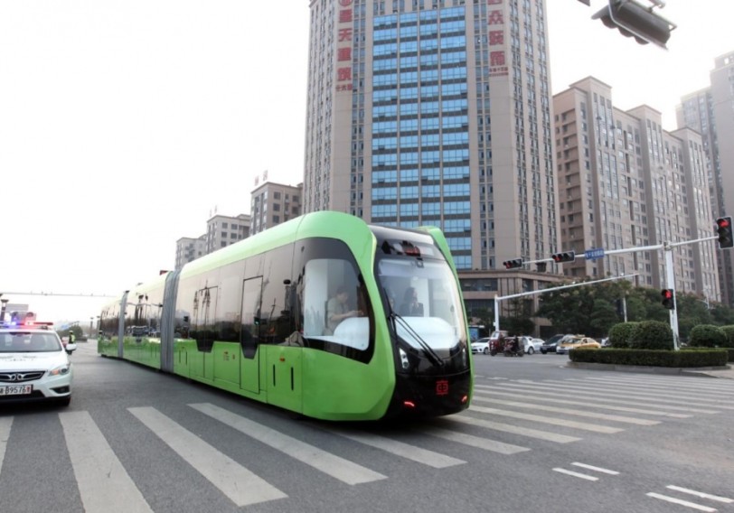 Dünyada ilk relssiz tramvay xətti Çində istifadəyə verilib