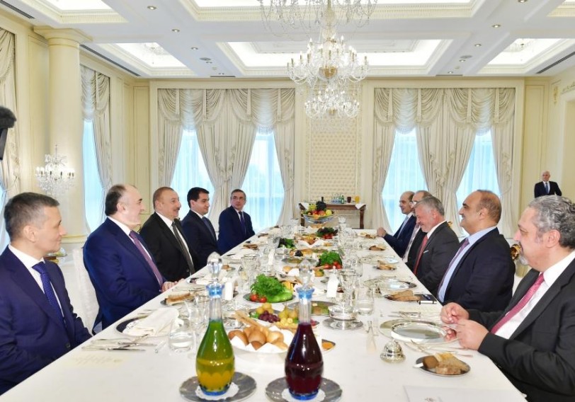 Prezident İlham Əliyev İordaniya Kralı II Abdullah ilə işçi nahar edib