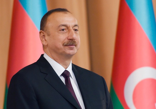 İlham Əliyev. Əli xalqın nəbzində olan islahatçı Prezident - Fotolar