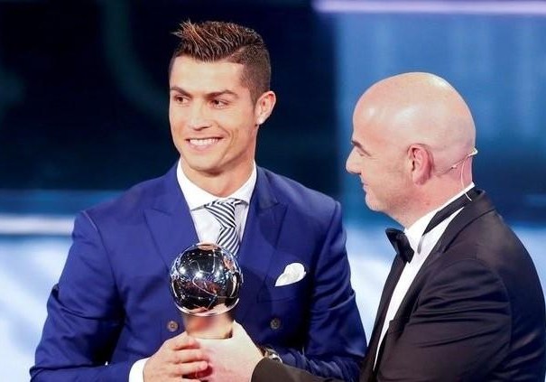 Ronaldo 4-cü dəfə ilin ən yaxşı oyunçusu seçildi
