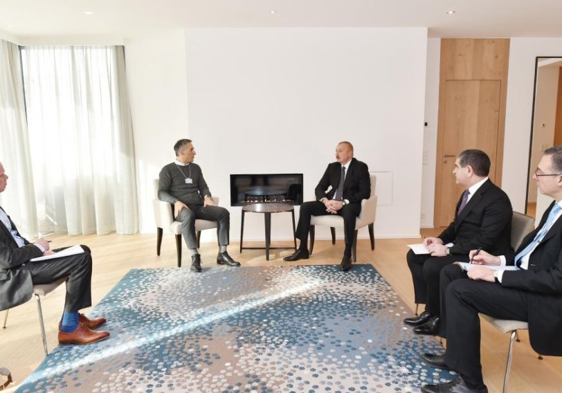 Prezident İlham Əliyevin Davosda “Signify” şirkətinin baş icraçı direktoru ilə görüşü olub