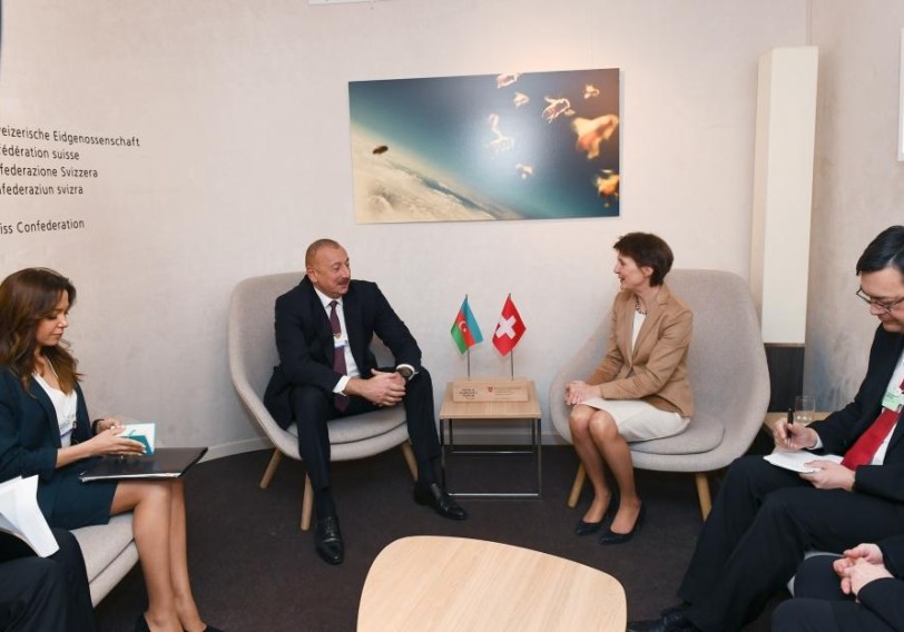 Prezident İlham Əliyevin Davosda İsveçrə Prezidenti Simonetta Sommaruqa ilə görüşü olub