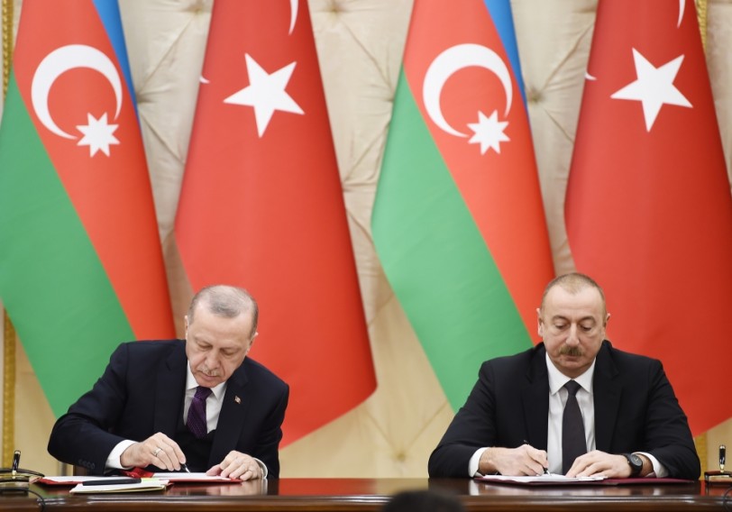 Azərbaycan Prezidenti: “Qars-Naxçıvan dəmir yolunun tikintisinə dair Anlaşma Memorandumunun imzalanması xüsusilə əhəmiyyətlidir”