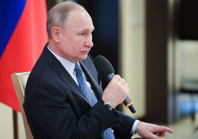 Putin: “Ümid edirəm ki, koronavirusla bağlı vəziyyət iki-üç aydan daha tez düzələcək”