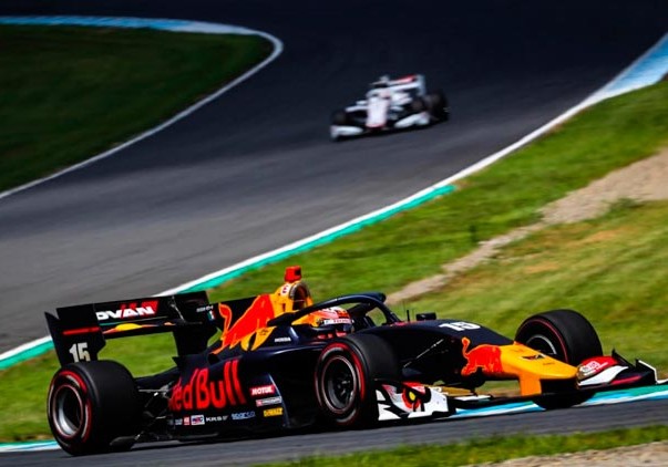 Super Formula yarışlarının yeni mövsümünə iyunda start veriləcək