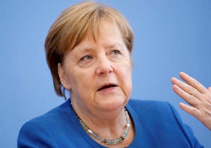 Merkel itmiş maskalarla bağlı istintaq aparılacağını deyib