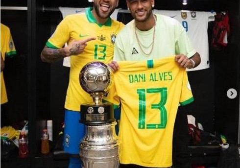 Futbolu Neymara bəxş edən qardaş