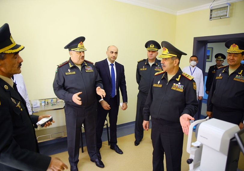 Müdafiə naziri Baş Klinik Hospitalın yeni korpusunun açılışında iştirak edib