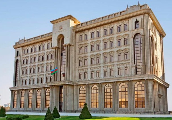Azərbaycanda müvəqqəti yaşayan əcnəbilərin icazə müddəti 60 gün uzadılır