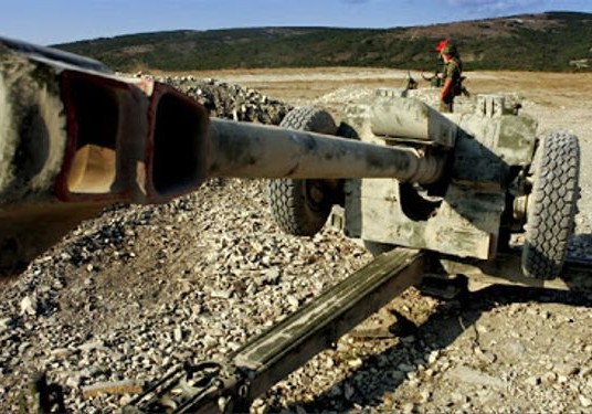 Ermənistan Qazax rayonunun Xanlıqlar kəndini artilleriyadan atəşə tutub