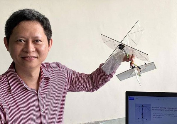 Mühəndislər quş kimi uça bilən robot düzəldiblər