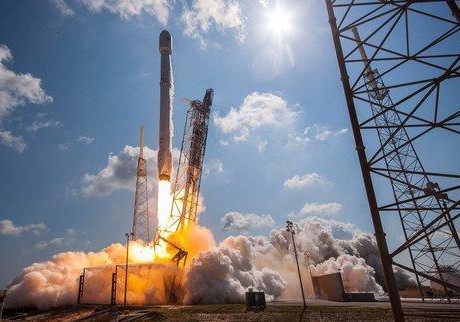 “SpaceX” “Starlink” peyklərinin buraxılışını starta 18 saniyə qalmış təxirə salıb