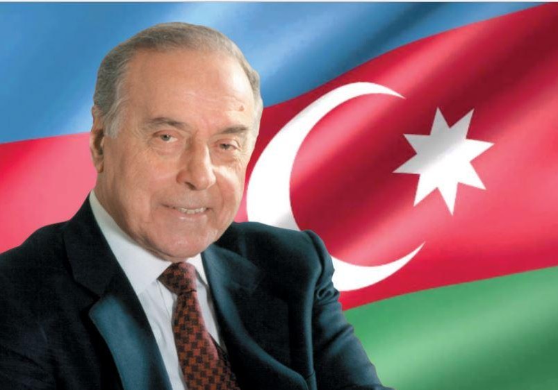 Heydər Əliyev: İki əsrin qlobal siyasi lideri