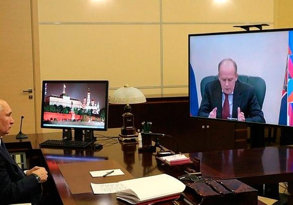 Putin üçtərəfli görüş öncəsi Rusiya Təhlükəsizlik Şurasının üzvləri ilə iclas keçirib
