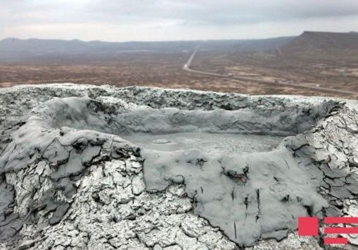 Şamaxının Quşçu kəndi ərazisində vulkan püskürüb, 3 evin divarında çatlar əmələ gəlib