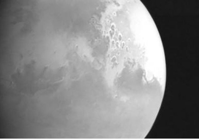 “Roscosmos” Marsda nəhəng tornadoların fotosunu yayımlayıb