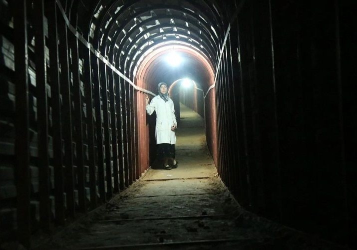 Rusiya hərbçiləri Suriyada terrorçuların mağarada yaratdığı müasir hospital aşkar ediblər