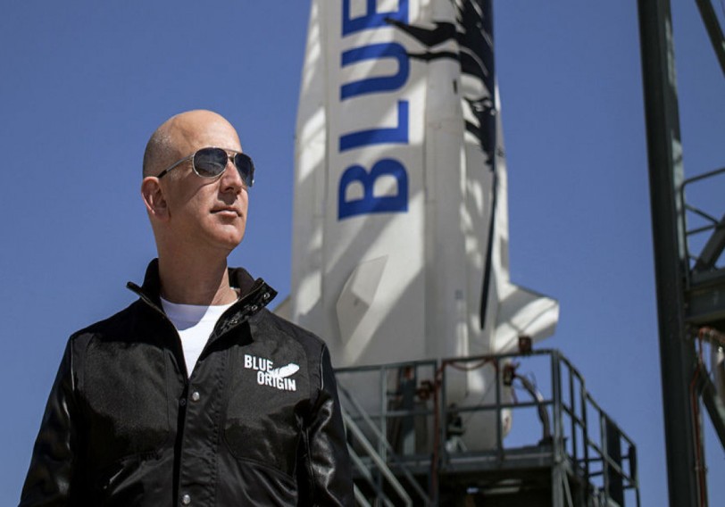 Ceff Bezosla kosmosa uçuş imkanı 28 mln. dollara satılıb