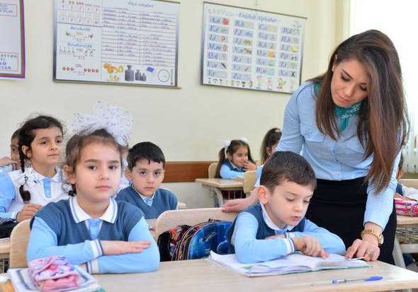 Ekspert: "Ənənəvi tədrisə başlamalıyıq, çünki distant dərsdə keyfiyyət yoxdur"