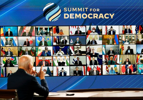 Demokratiya riyakarlığı - TƏHLİL