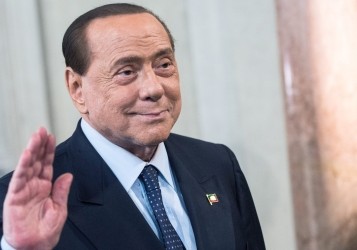 Silvio Berluskoni İtaliya prezidentliyinə namizədliyini geri götürüb