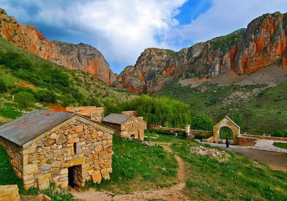 Zəngəzur Qafqazın ən önəmli turizm məkanlarından birinə çevriləcək - RƏY