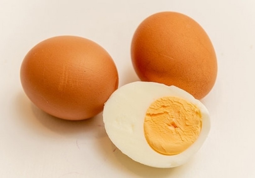 İmmunitetin möhkəmlənməsi üçün yaşlı insanlara yumurta yemək məsləhət görülür