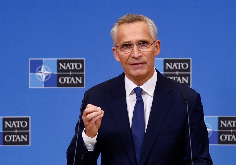 Politico: Stoltenberq NATO-nun baş katibi vəzifəsində qalmaq istəyir