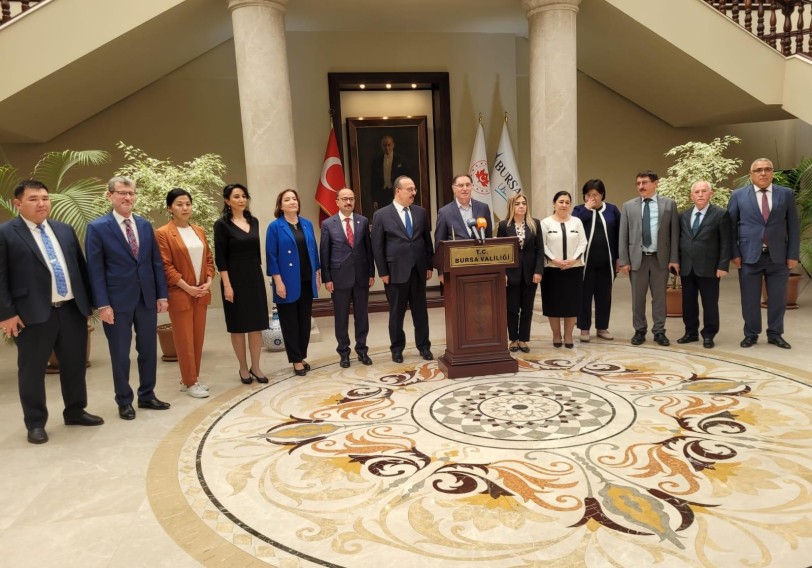 Ombudsman Türkiyənin Bursa valisi, bələdiyyə sədrləri ilə görüşüb