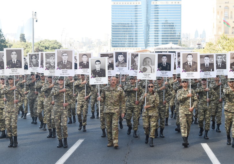 Yolumuza işıq salan gün