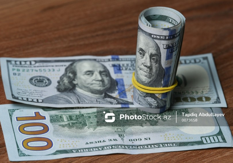 Valyuta bazarında dollar bolluğu