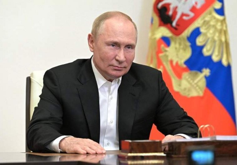 Putin: “Qərbin Rusiyanı yox etmək cəhdləri ağılsızlıqdır”