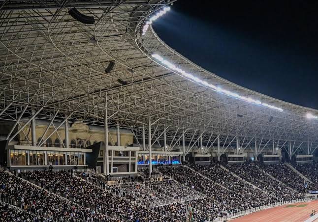 Azarkeşlər stadionlara qayıdır