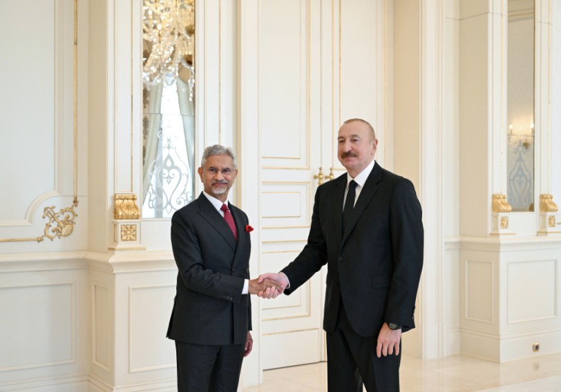 İlham Əliyev Hindistanın XİN başçısını qəbul edib