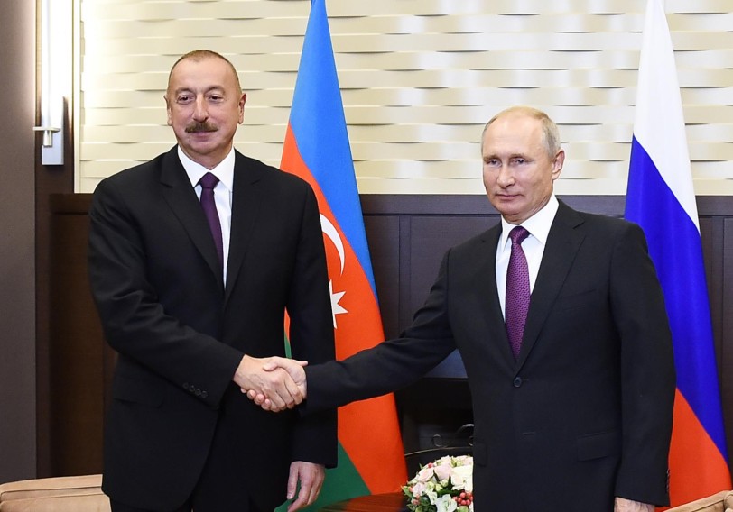 Vladimir Putin İlham Əliyevə zəng edib