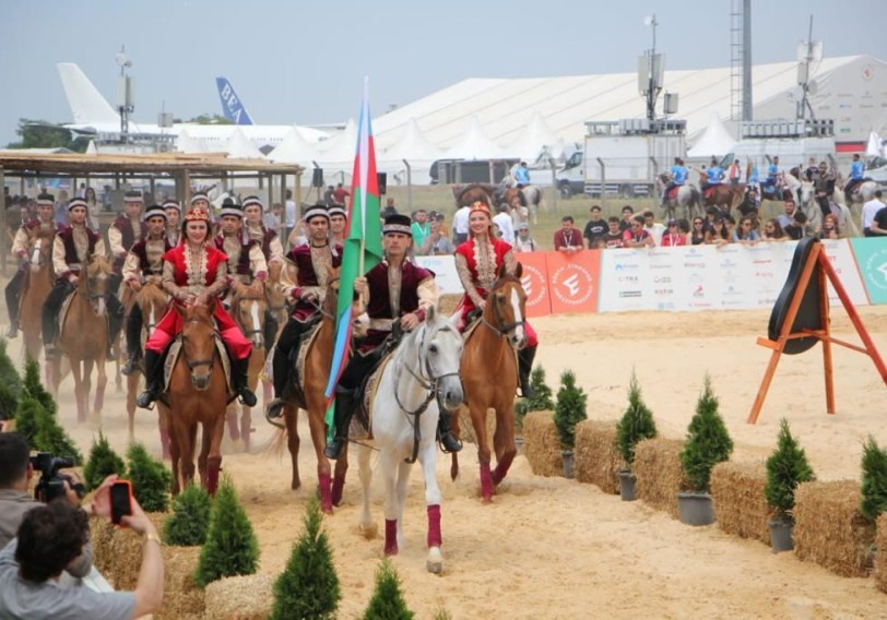 Qarabağ atları V Etnospor Mədəniyyət Festivalında - VİDEO