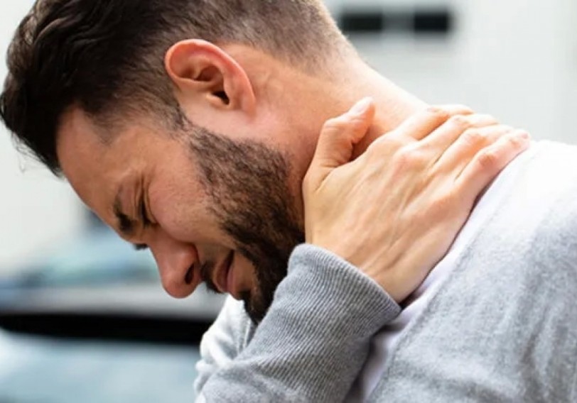 Boyun ağrıları orqanizmdəki digər ciddi problemlərin göstəricisi ola bilər