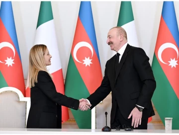 İlham Əliyev Corcia Melonini təbrik edib