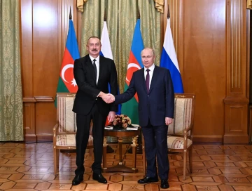İlham Əliyev Vladimir Putini təbrik edib