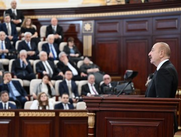 Ədəbi dilin qorunması milli məsələ kimi