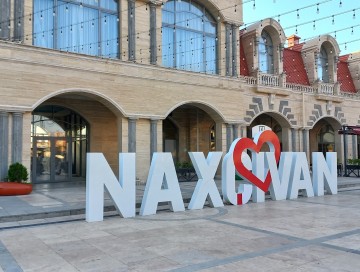 Bu şəhərdə insanlar hey gülümsəyirlər… - REPORTAJ