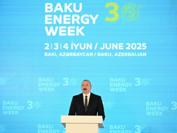Dünyanın enerji nəhəngləri Bakıda 