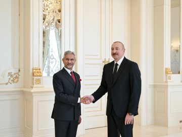 İlham Əliyev Hindistanın XİN başçısını qəbul edib