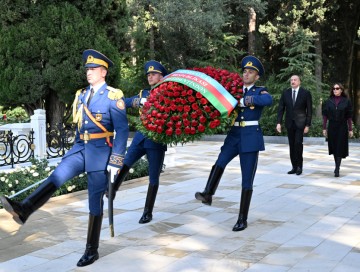 Prezident Şəhidlər xiyabanını ziyarət edib 
