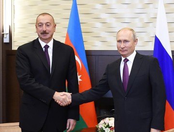 Vladimir Putin İlham Əliyevə zəng edib